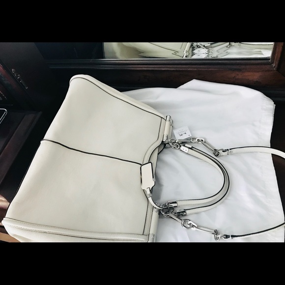 Coach Leather Purse - Picture 6 of 6